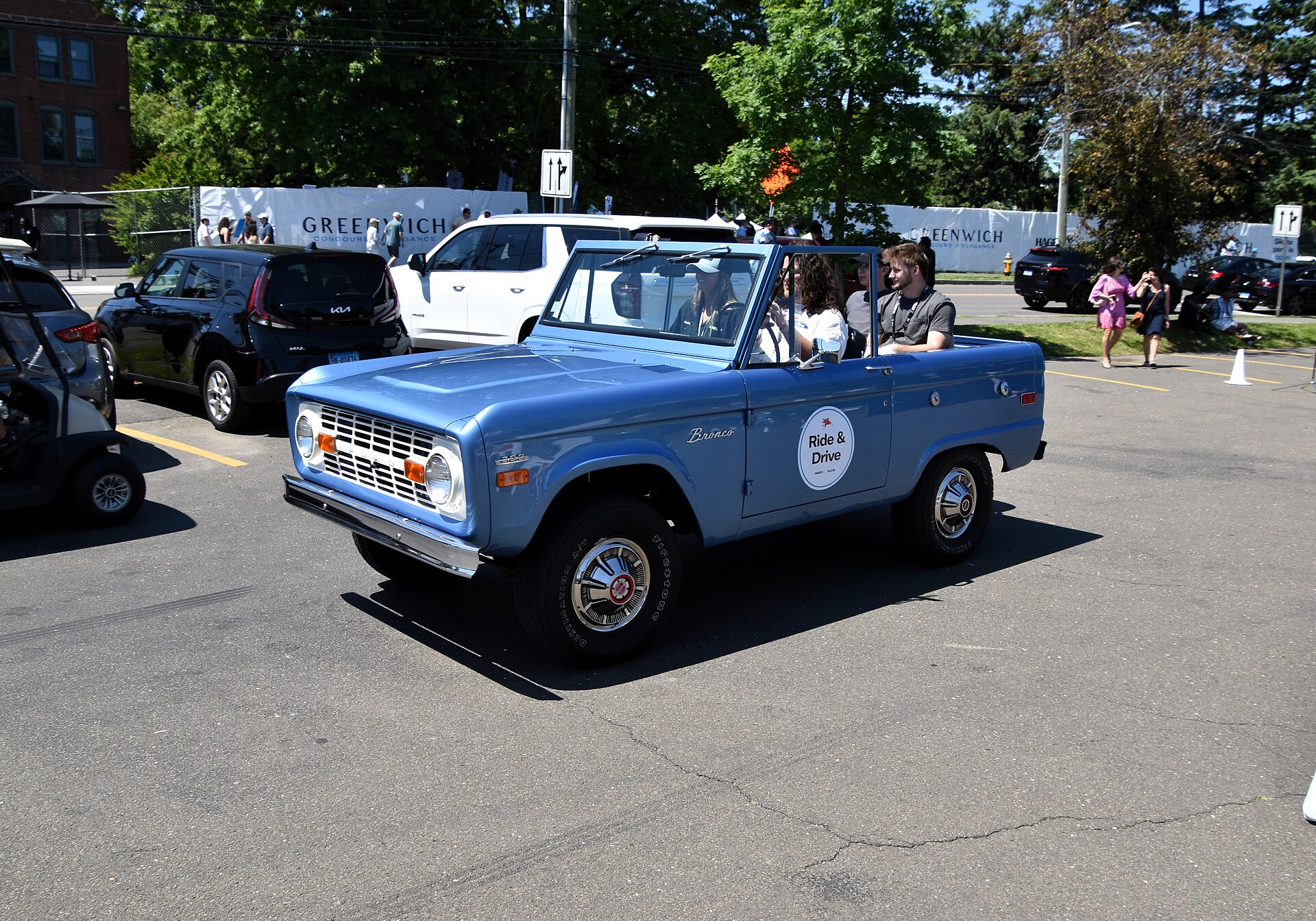 A 1971 Ford Bronco 302 with V8 engine, shown as a classic first-generation model from the 1965-1977 production run
